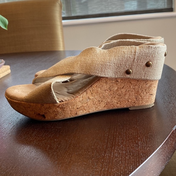 Merona Women’s Cork Wedge Sandals Beige & Metallic - Picture 3 of 6
